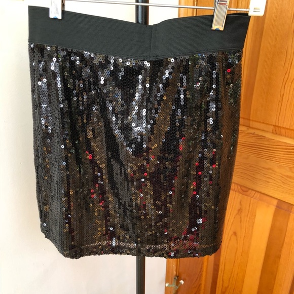 BCBG mini skirt - Picture 2 of 4